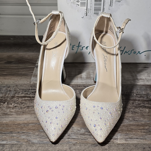 Betsey Johnson Ramsy Pearl Heels - Picture 4 of 16